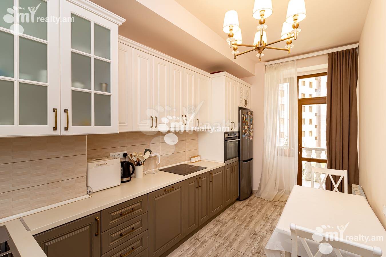 4 bedroom apartment for sale خیابان آدونس, عربگیر ایروان, 151534