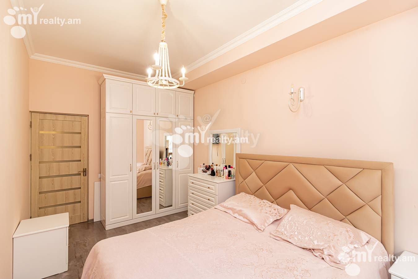 4 bedroom apartment for sale خیابان آدونس, عربگیر ایروان, 151534