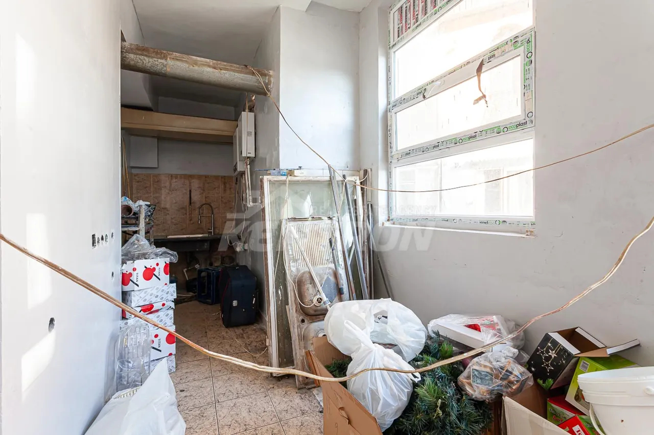 Commercial for sale خیابان کومیتاس, عربگیر ایروان, 157407
