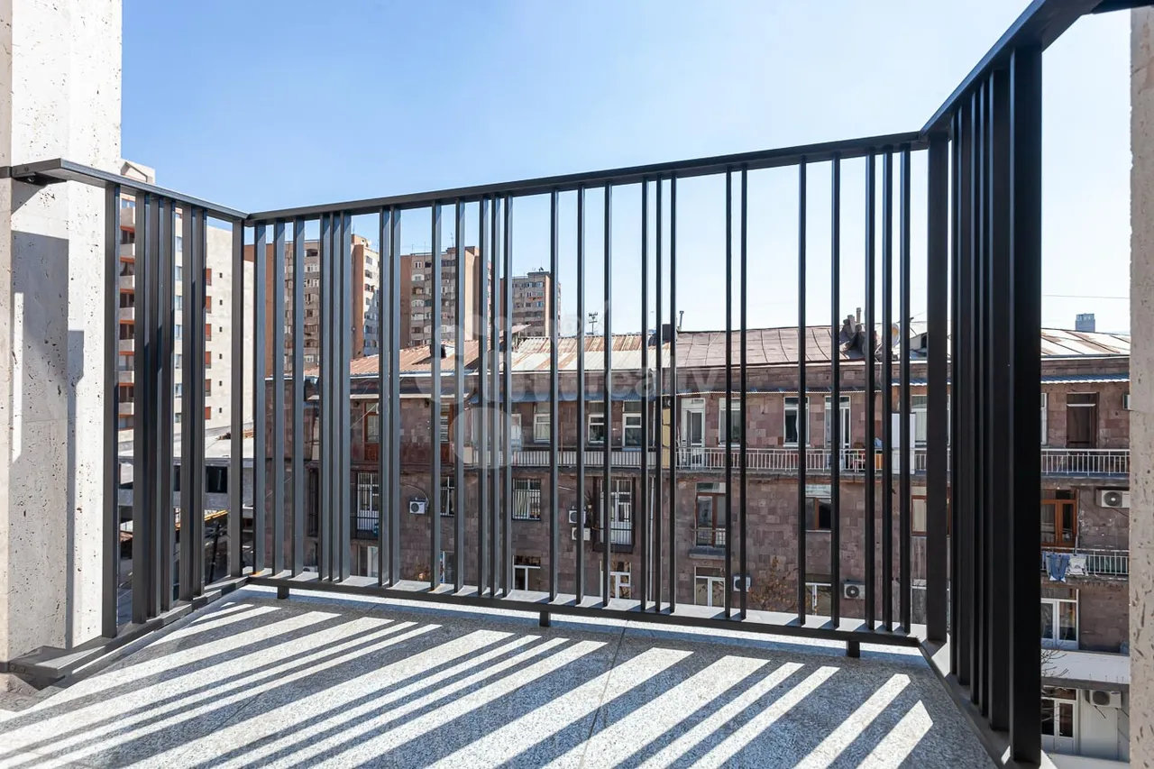 4 bedroom apartment for sale Leo St, Center Yerevan, 159992