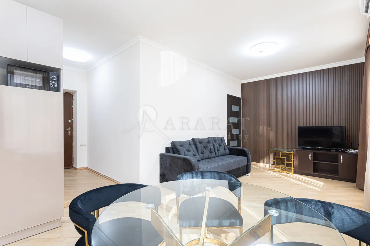 2 bedroom apartment for rent rue d'Abovyan, Center Yerevan, 159338