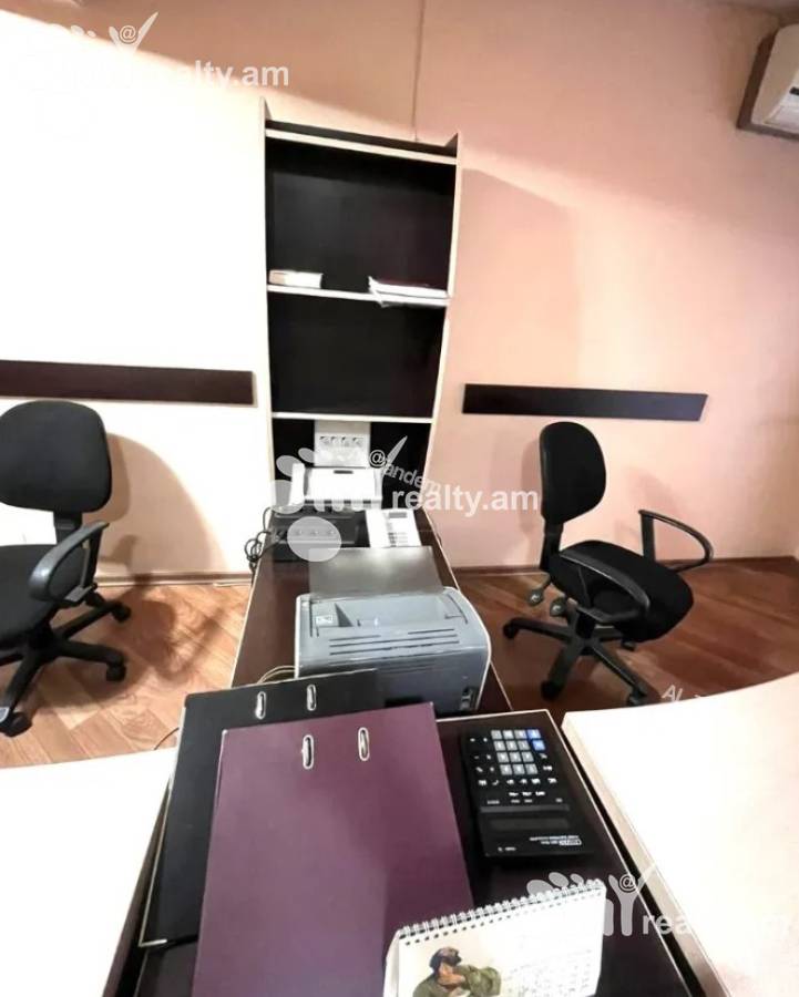Купить коммерческoе помещение Вардананц ул, Центр Ереван, 147724