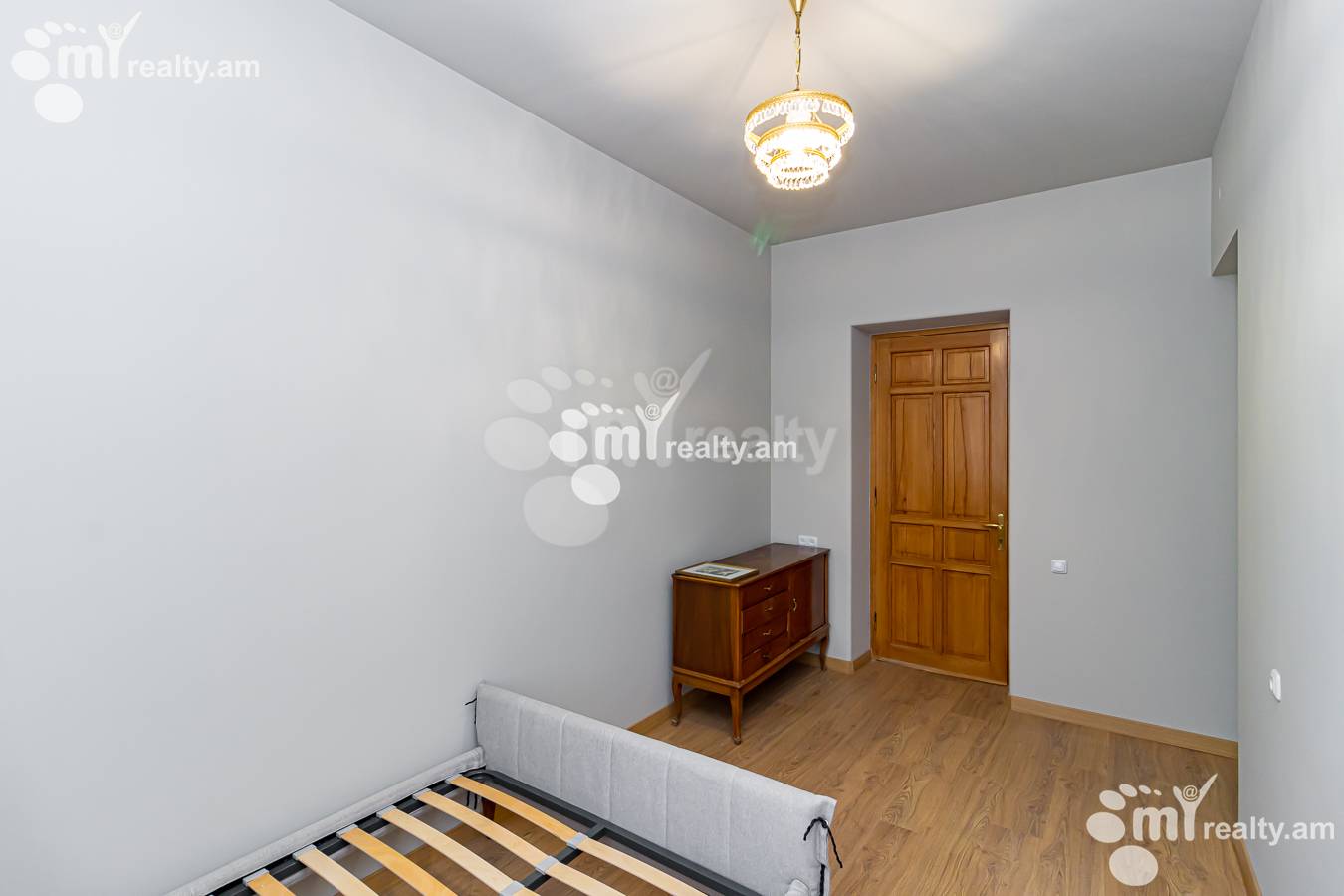 4 սենյականոց բնակարան  Բուզանդի փող, Կենտրոն Երևան, 149088