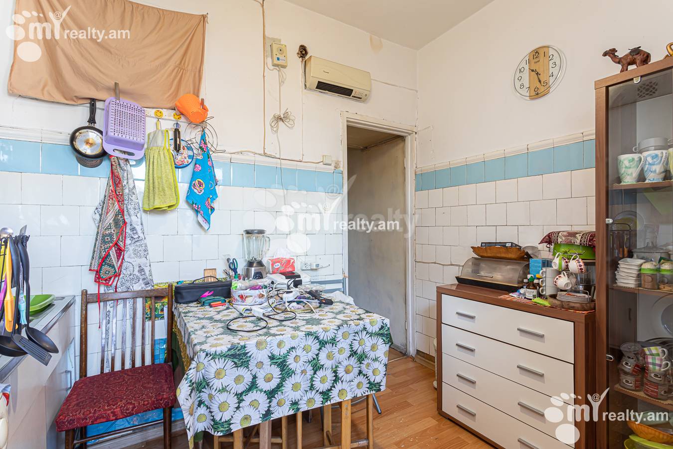 3 սենյականոց բնակարան  Նալբանդյան փող, Կենտրոն Երևան, 157024