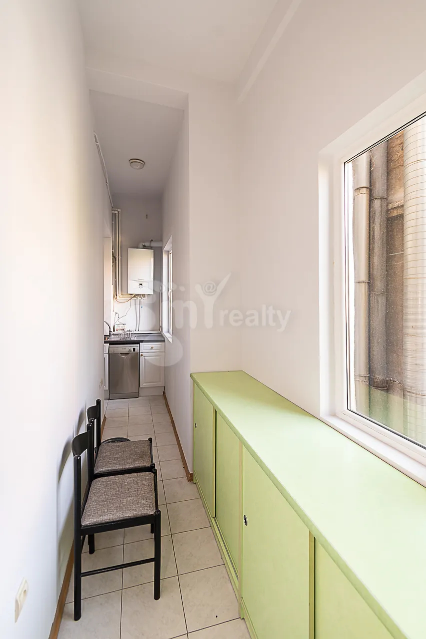 3 bedroom apartment for rent Moskovyan St, Center Yerevan, 161727