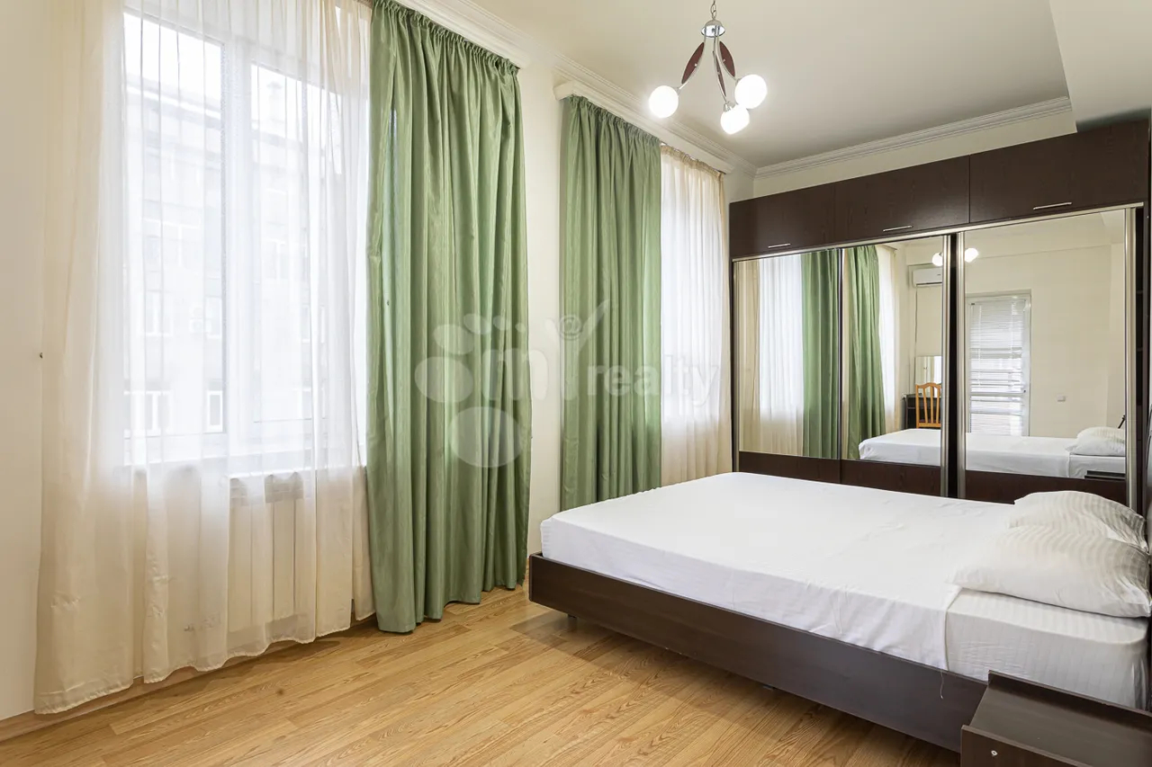 3 bedroom apartment for sale Northern(Hyusisayin)  Ave, Center Yerevan, 157972