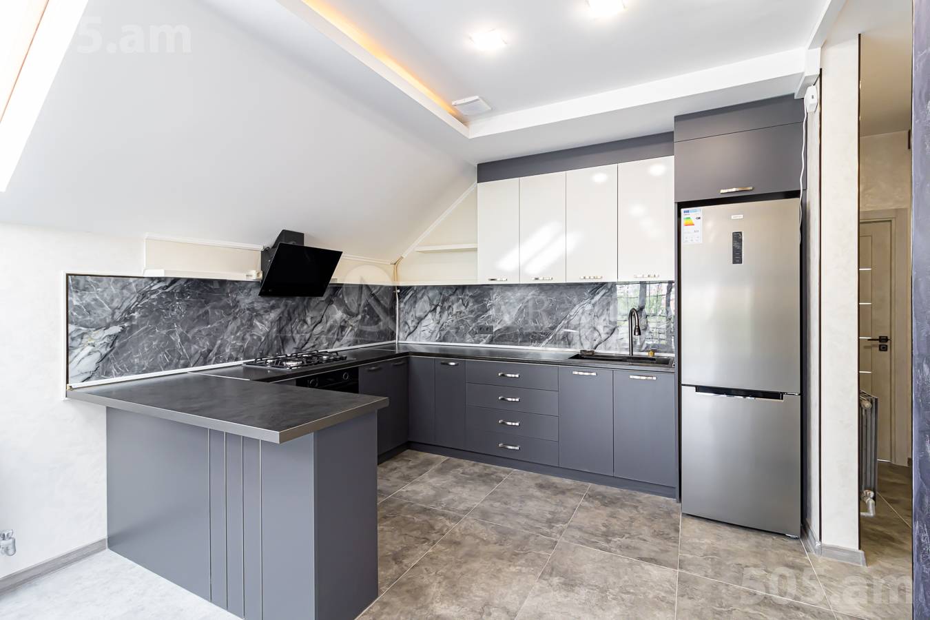 Купить 3 комнатную квартиру Саят-Нова пр, Центр Ереван, 152891