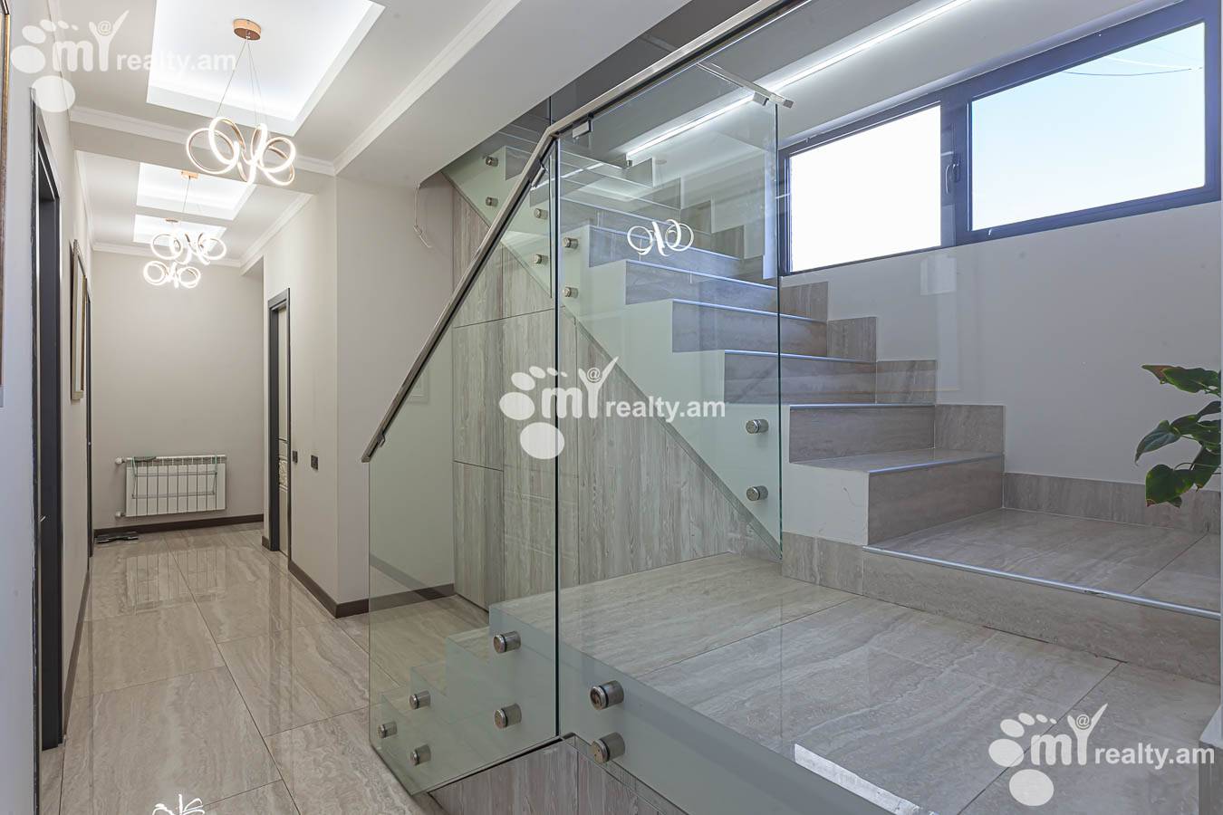 6 bedroom apartment for sale rue d'A.Manukyan, Center Yerevan, 153280