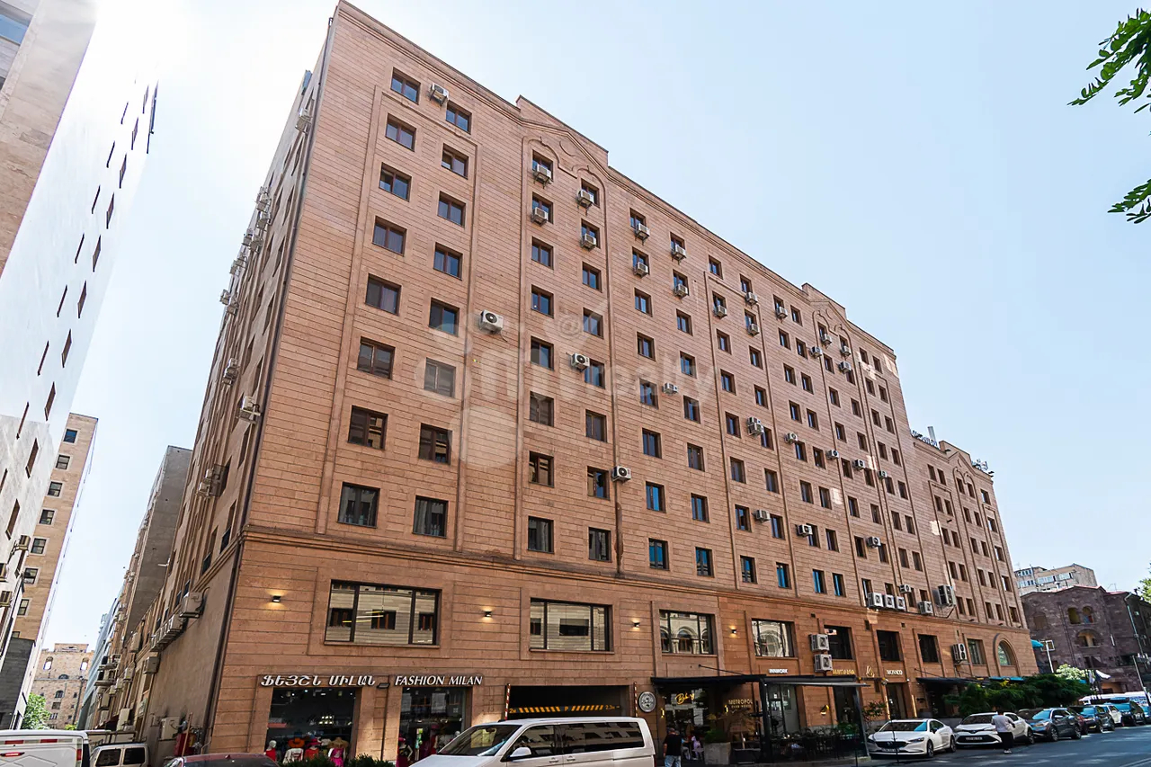 3 bedroom apartment for rent rue d'Amiryan, Center Yerevan, 161369