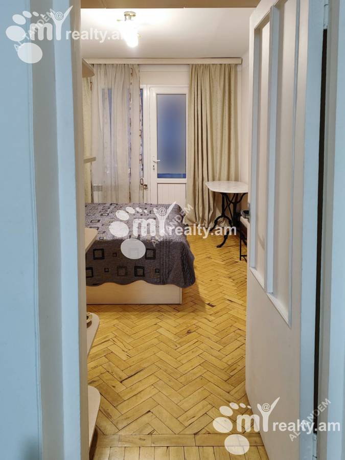 Снять 3 комнатную квартиру Абовян ул, Центр Ереван, 142503