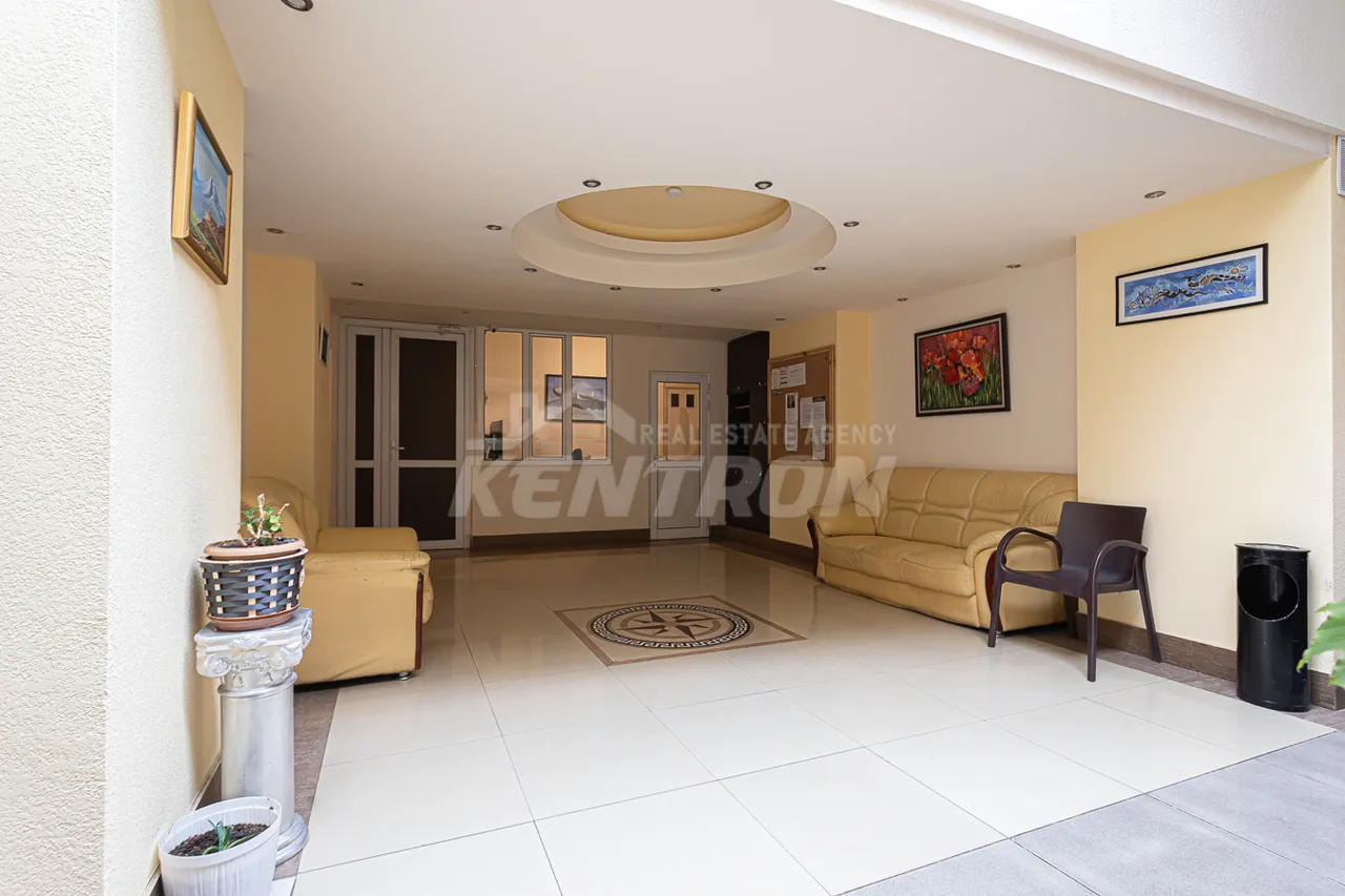 4 bedroom apartment for sale خیابان فِریک, مرکز شهر ایروان, 157945