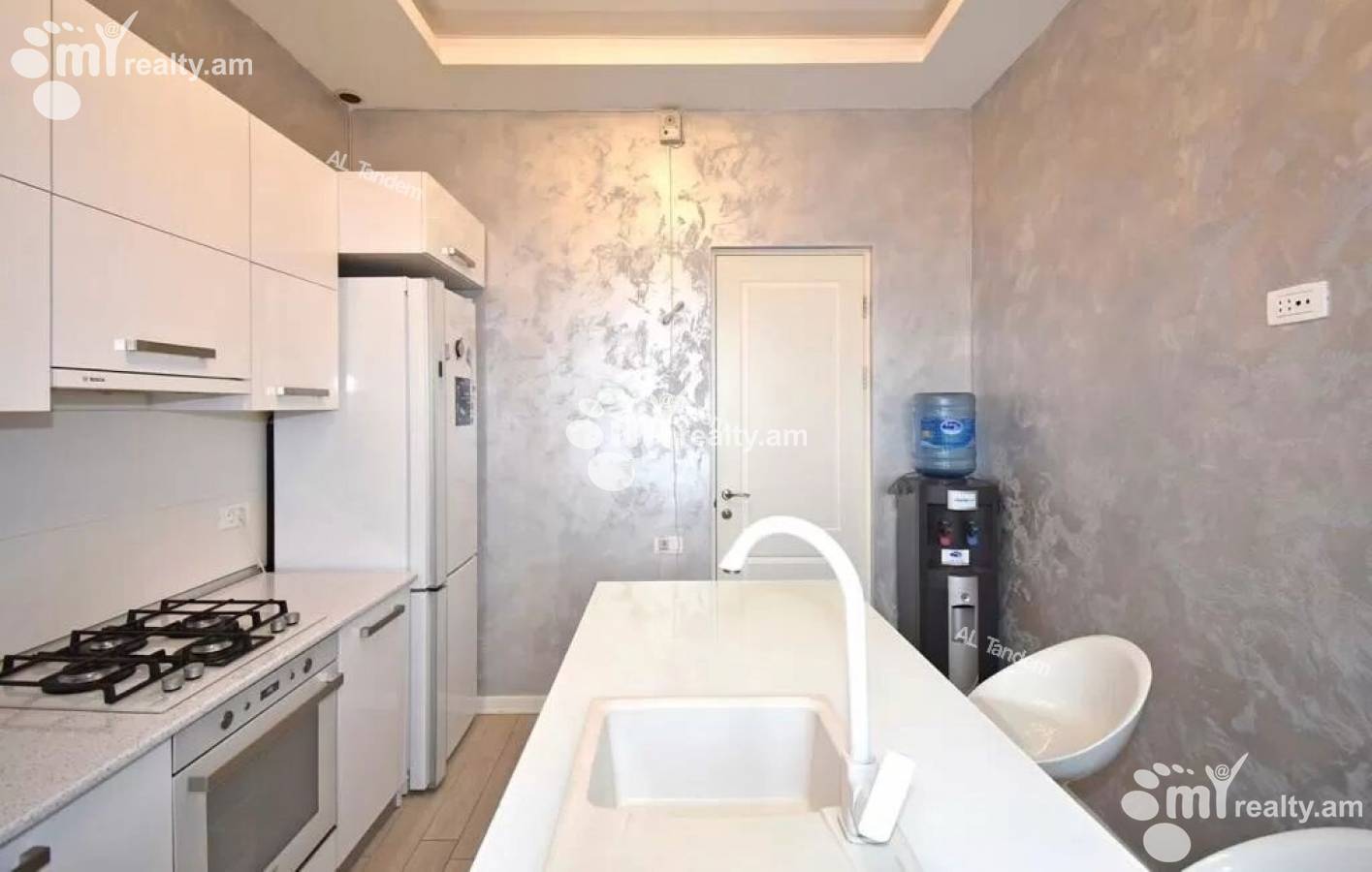 Купить 3 комнатную квартиру Антараин ул, Центр Ереван, 128202