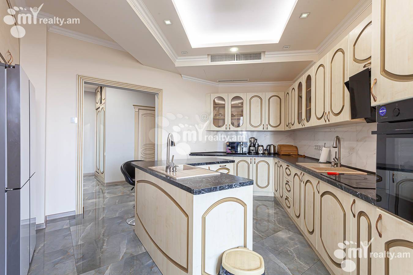 Купить 5 комнатную квартиру Сасна Црер ул., Давташен Ереван, 153655