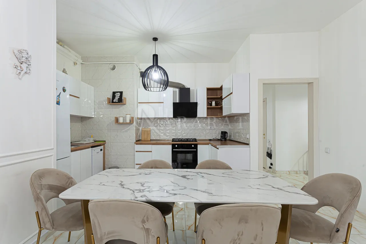 3 bedroom apartment for sale Argishti St, Center Yerevan, 157268