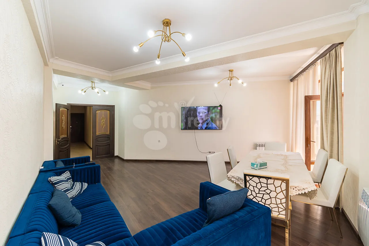 3 bedroom apartment for sale خیابان آنتارایین, مرکز شهر ایروان, 160385