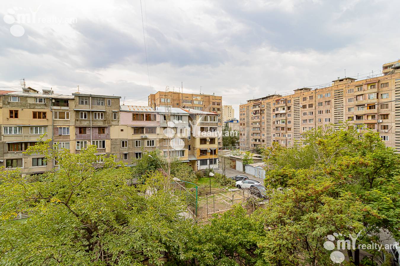 Купить 3 комнатную квартиру Каджазнуни ул, Центр Ереван, 147305