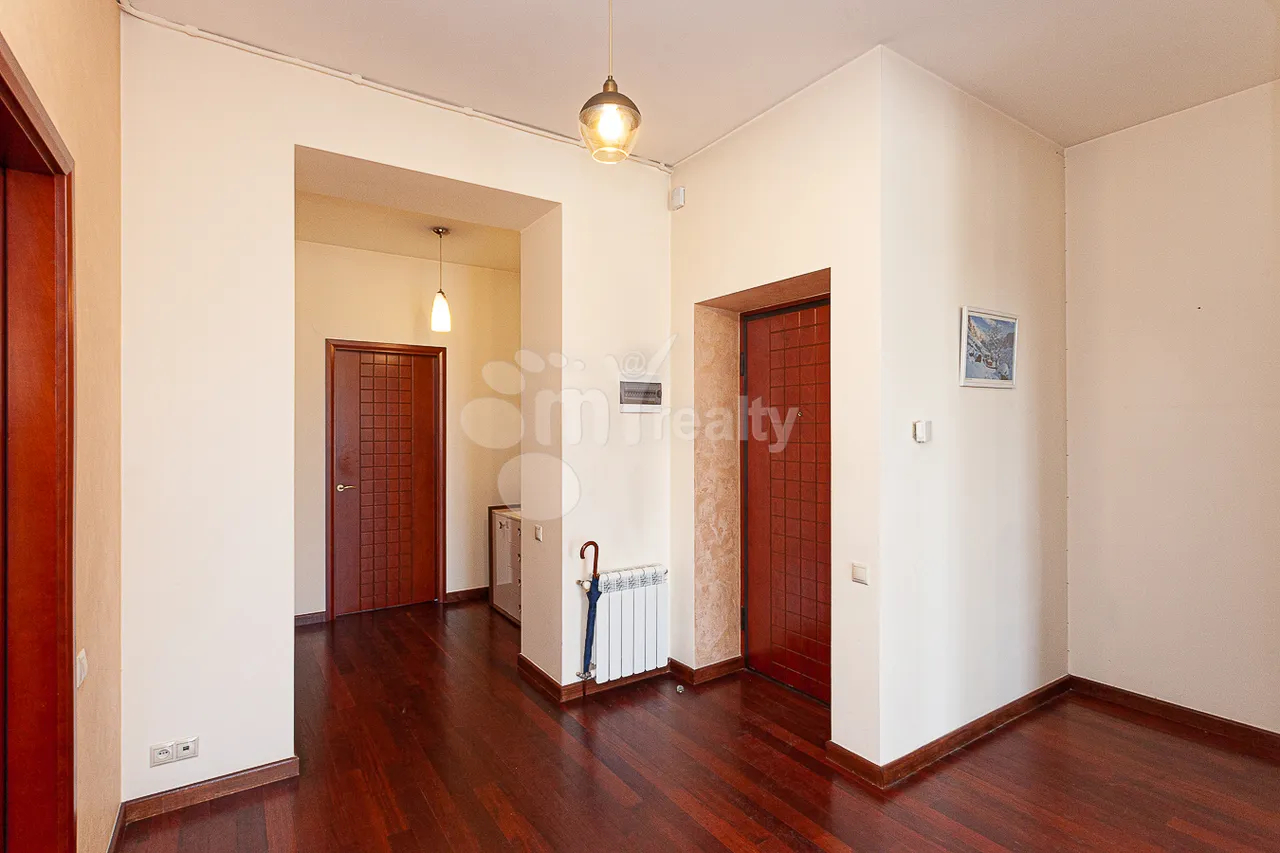 3 bedroom apartment for rent Tamanyan St, Center Yerevan, 157574