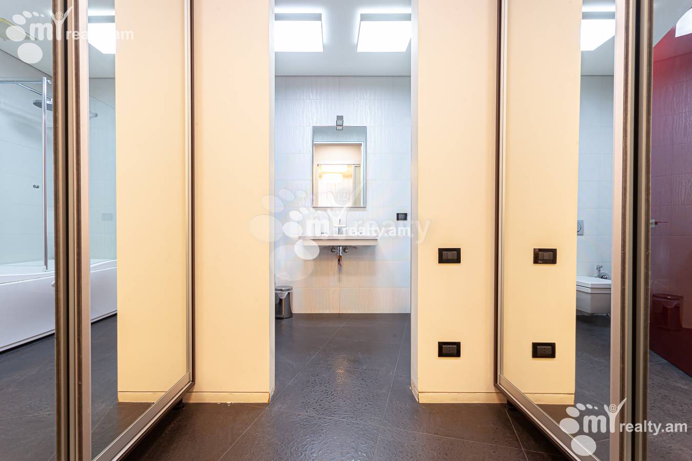 4 bedroom apartment for sale Northern(Hyusisayin)  Ave, Center Yerevan, 154634