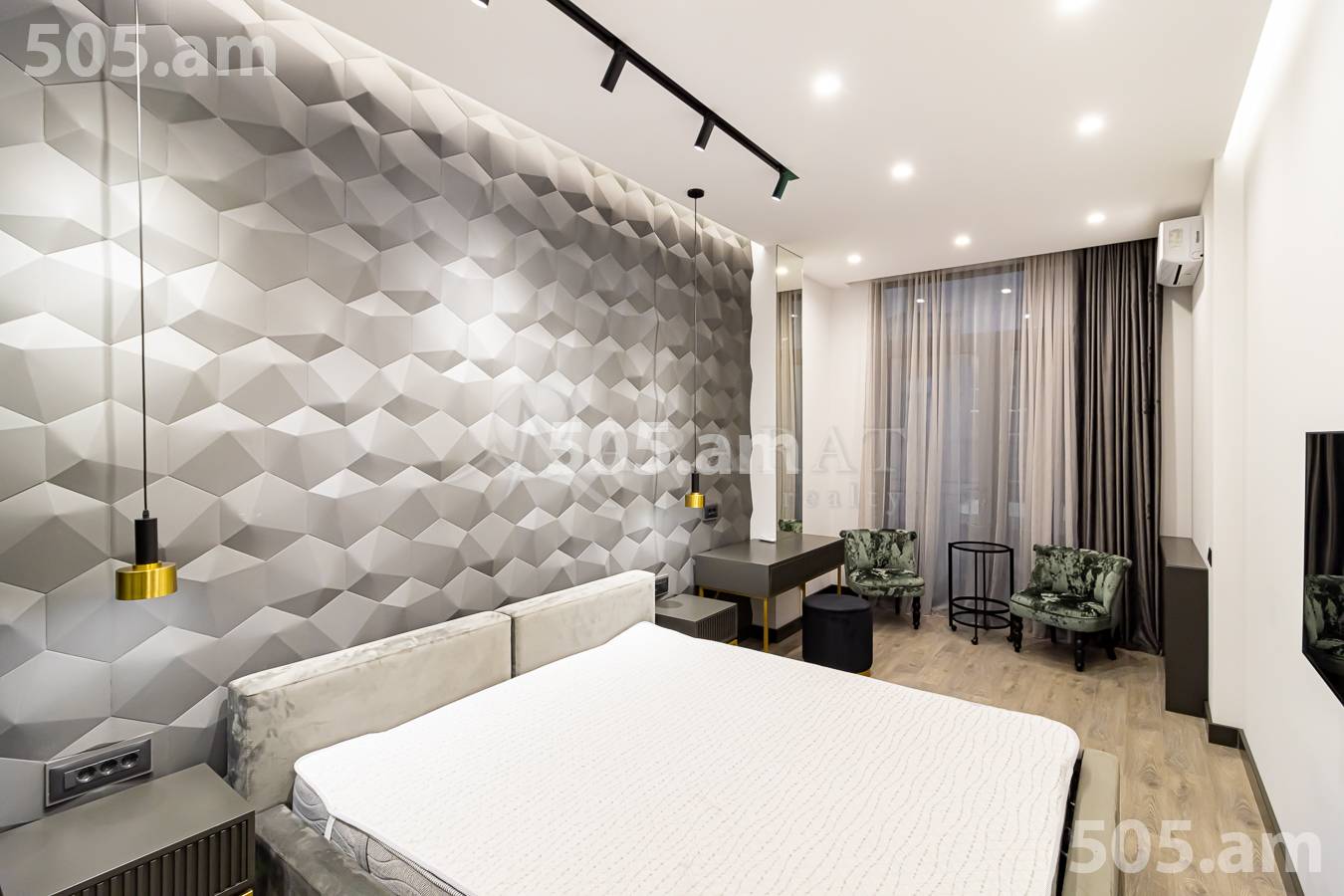 3 bedroom apartment for sale خیابان آزاتوتیان, عربگیر ایروان, 153981