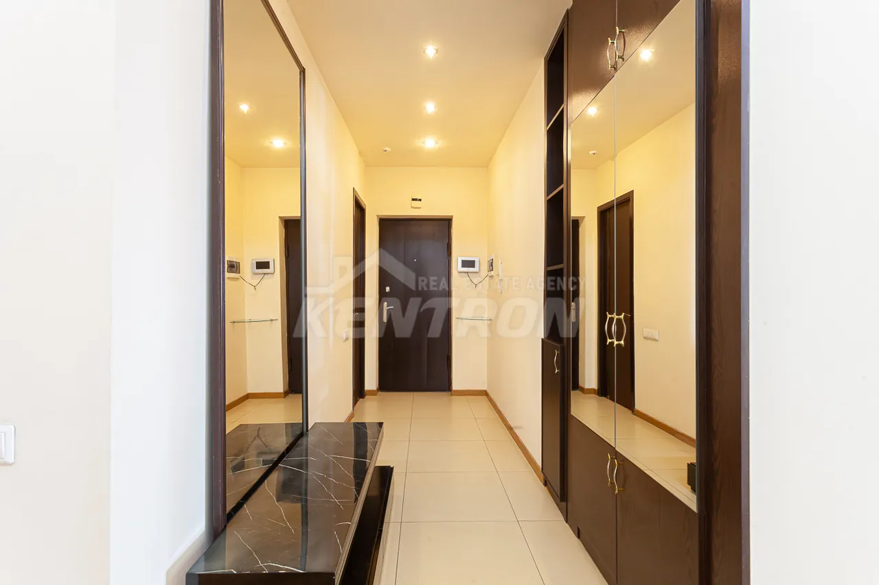 3 սենյականոց բնակարան  Ամիրյան փող, Կենտրոն Երևան, 158287