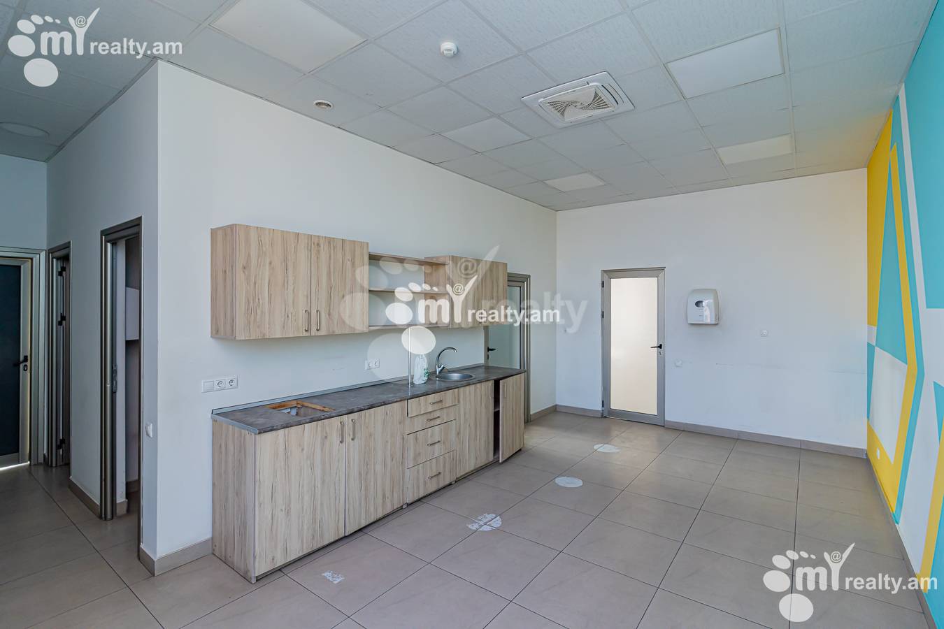 Commercial for rent خیابان هاکوبیان, عربگیر ایروان, 139905