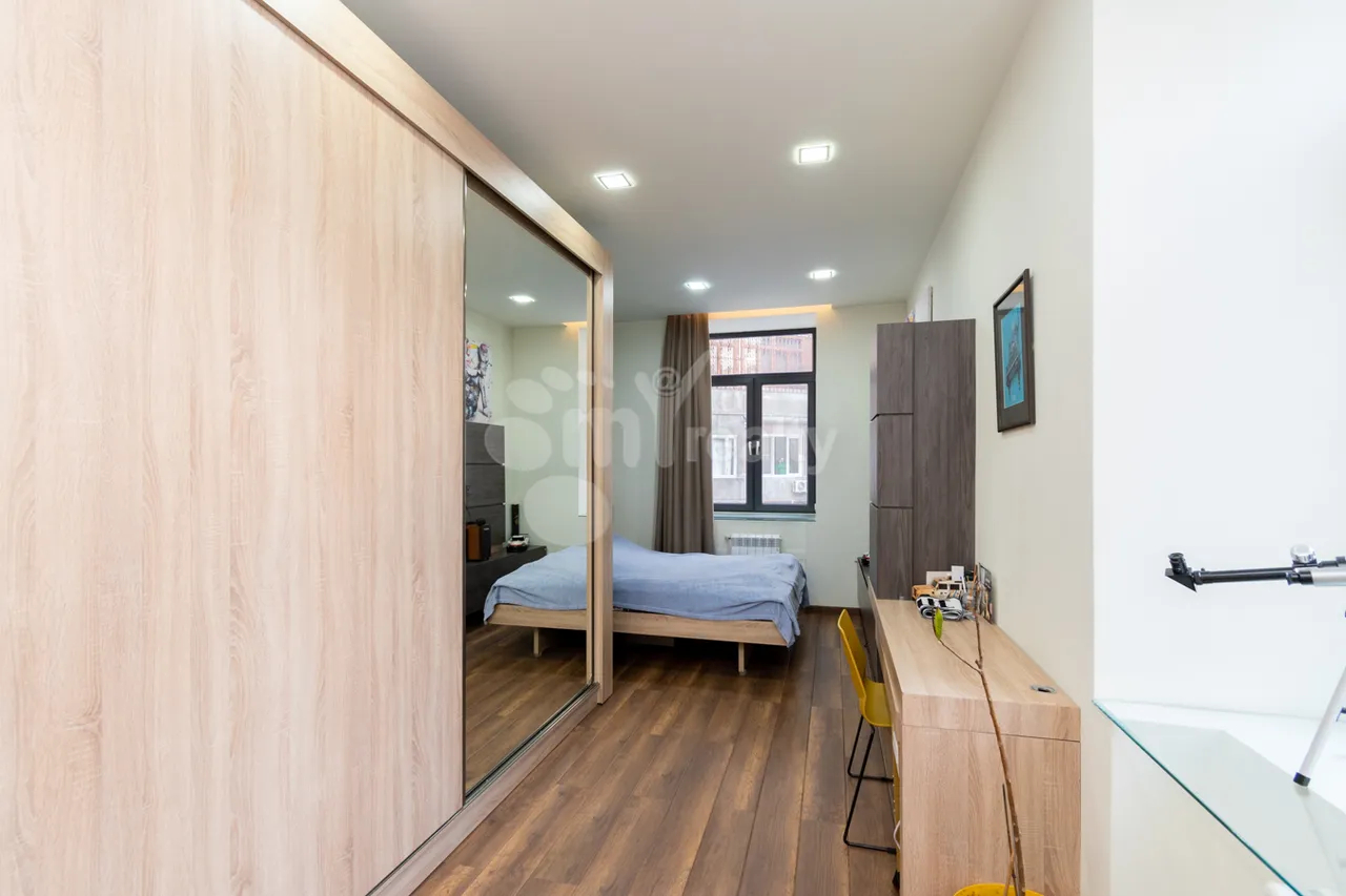 3 bedroom apartment for sale Baghramyan Ave (Kentron), Center Yerevan, 158738