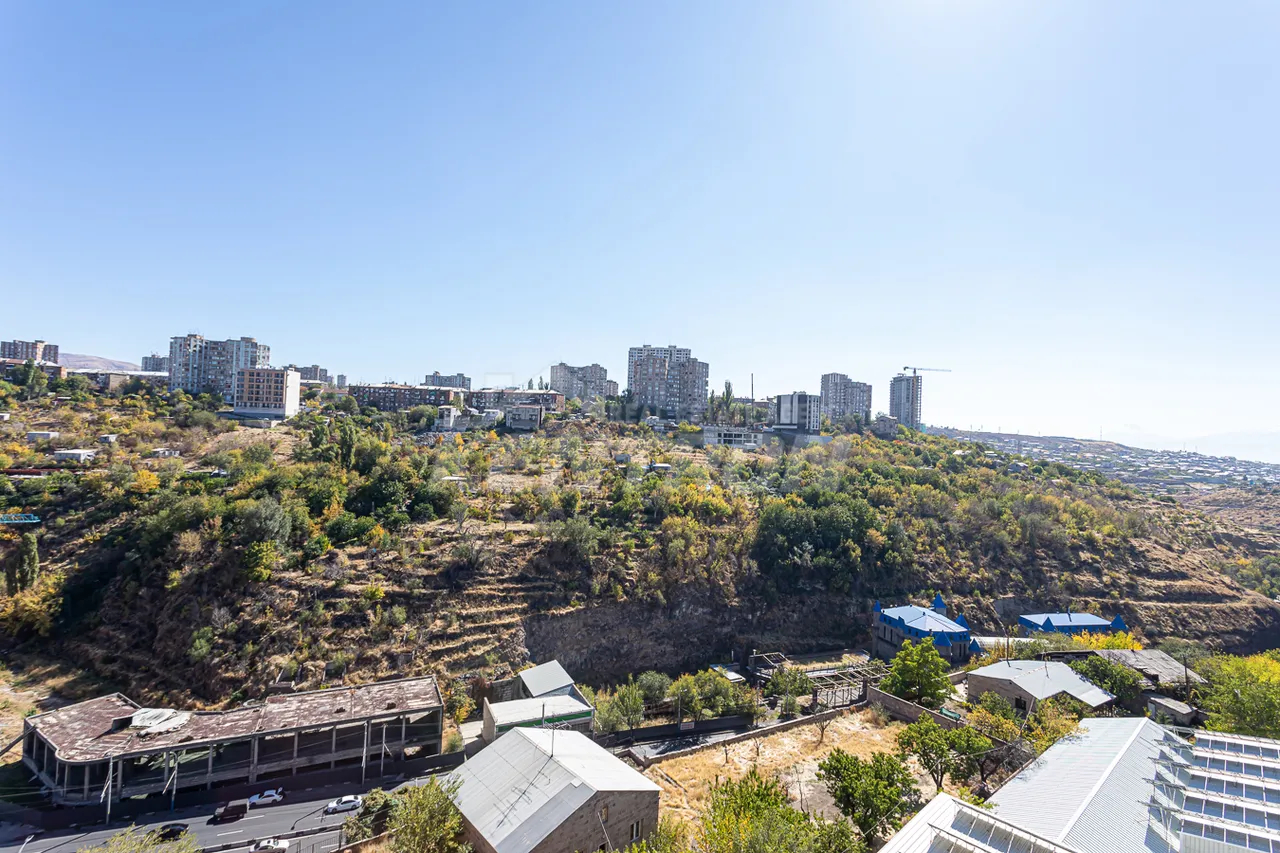 4 սենյականոց բնակարան  Էմինեսկու փող, Քանաքեռ-Զեյթուն Երևան, 157243