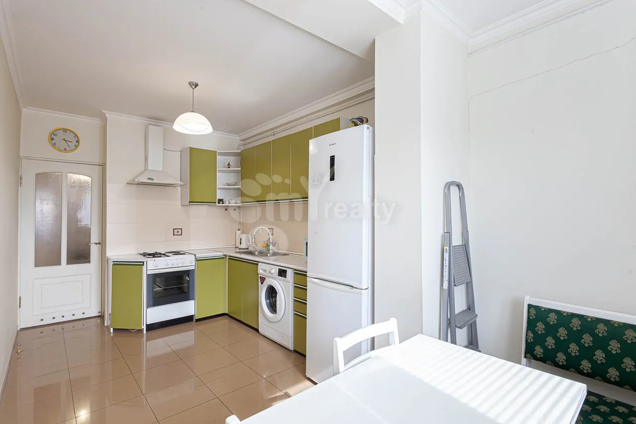 3 bedroom apartment for rent Mashtots Ave, Center Yerevan, 159963