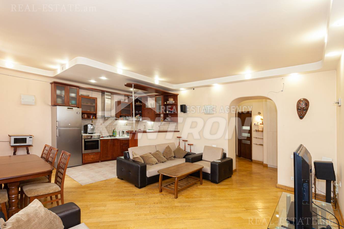 3 սենյականոց բնակարան  Չարենցի փող, Կենտրոն Երևան, 137336