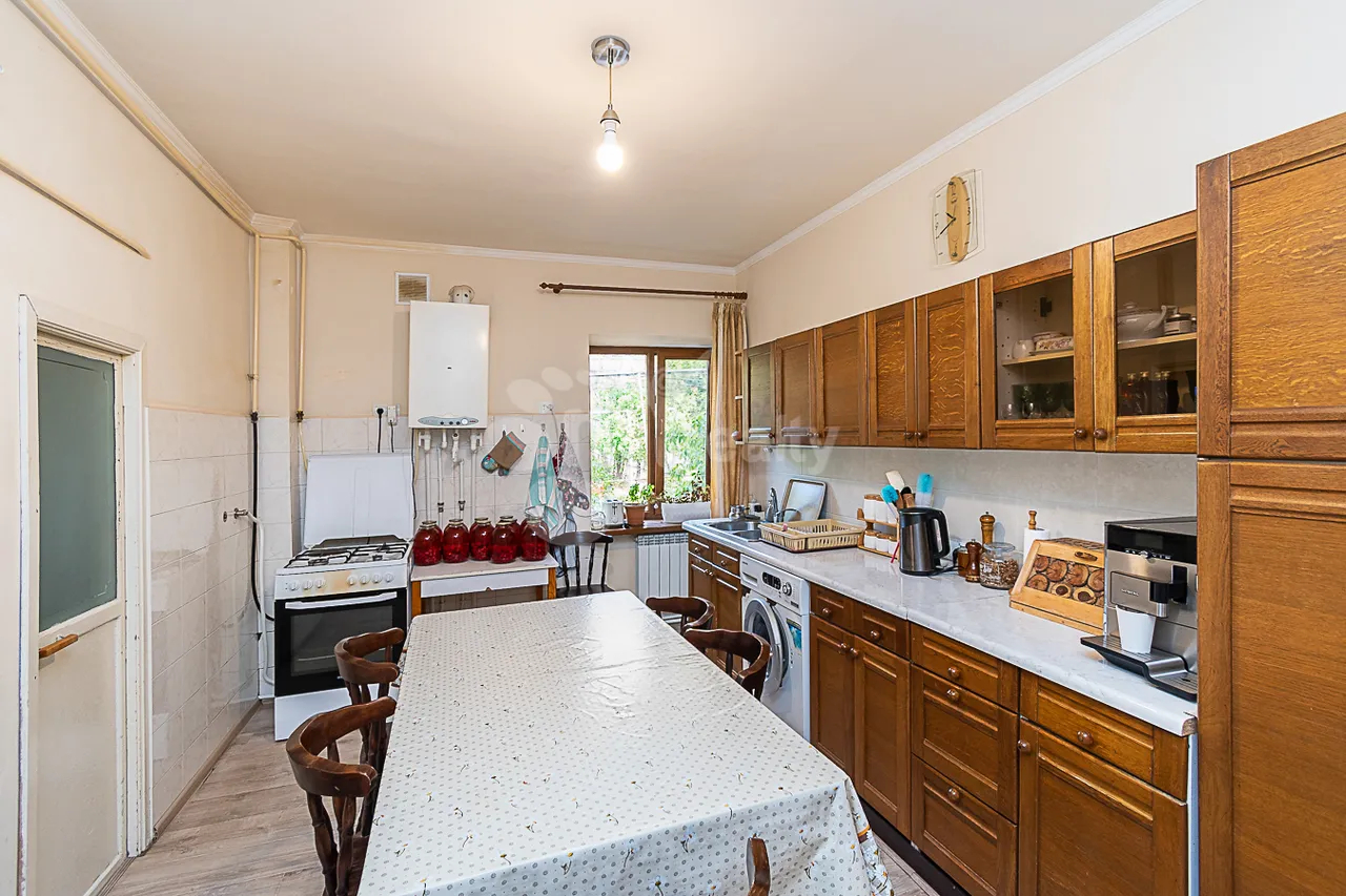 4 bedroom apartment for sale K. Ulnetsi St, Kanaqer-Zeytun Yerevan, 161750