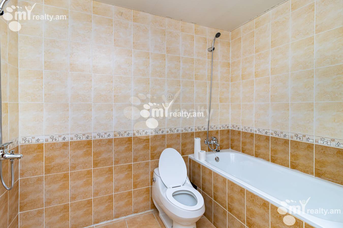 3 bedroom apartment for sale خیابان آنتارایین, مرکز شهر ایروان, 137521