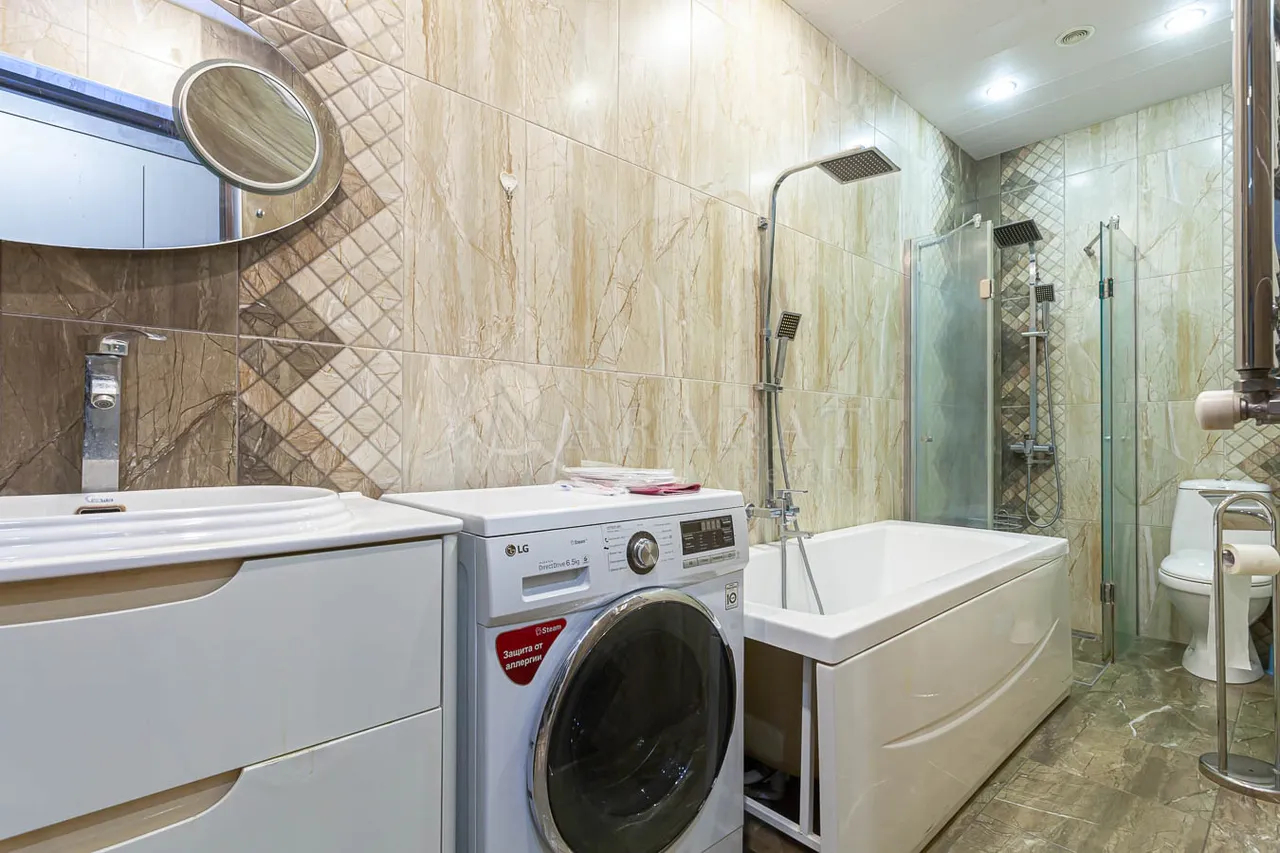 3 bedroom apartment for rent Mashtots Ave, Center Yerevan, 158797