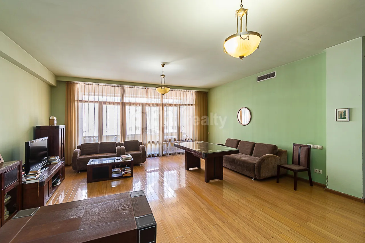 4 bedroom apartment for sale Northern(Hyusisayin)  Ave, Center Yerevan, 161341