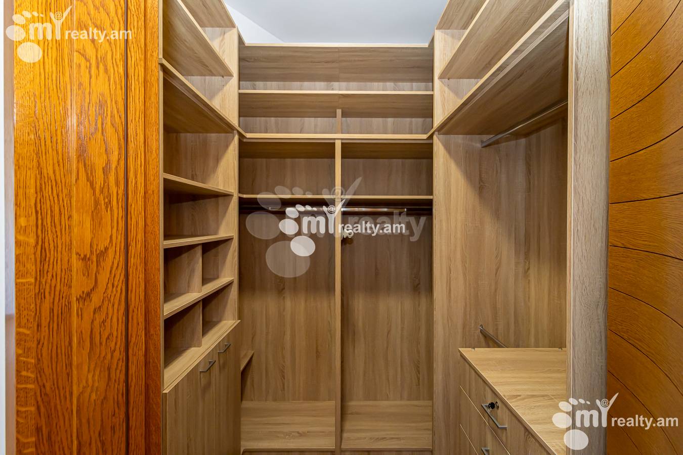 4 bedroom apartment for sale D. Demirchyan St, Center Yerevan, 147372