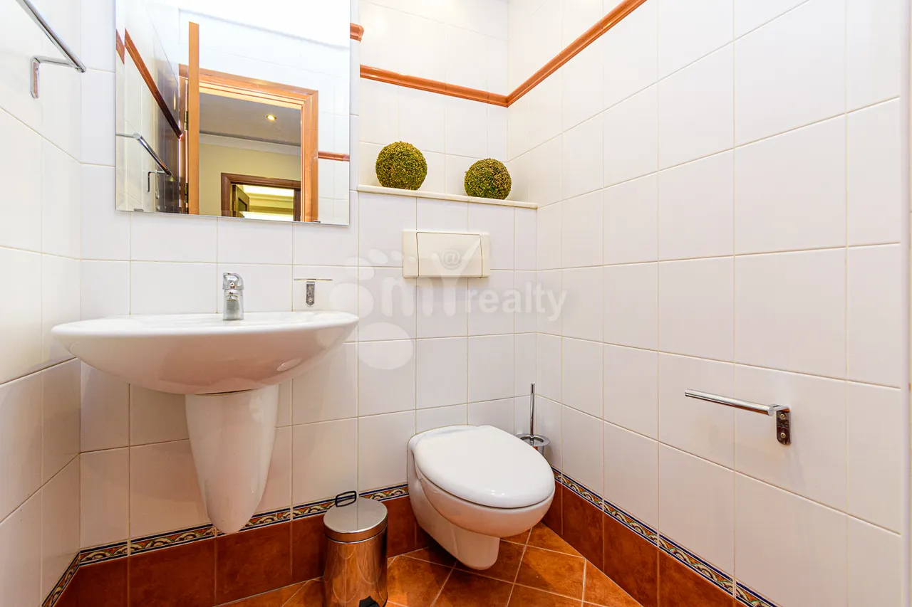 5 bedroom apartment for rent A.Manukyan St, Center Yerevan, 161632