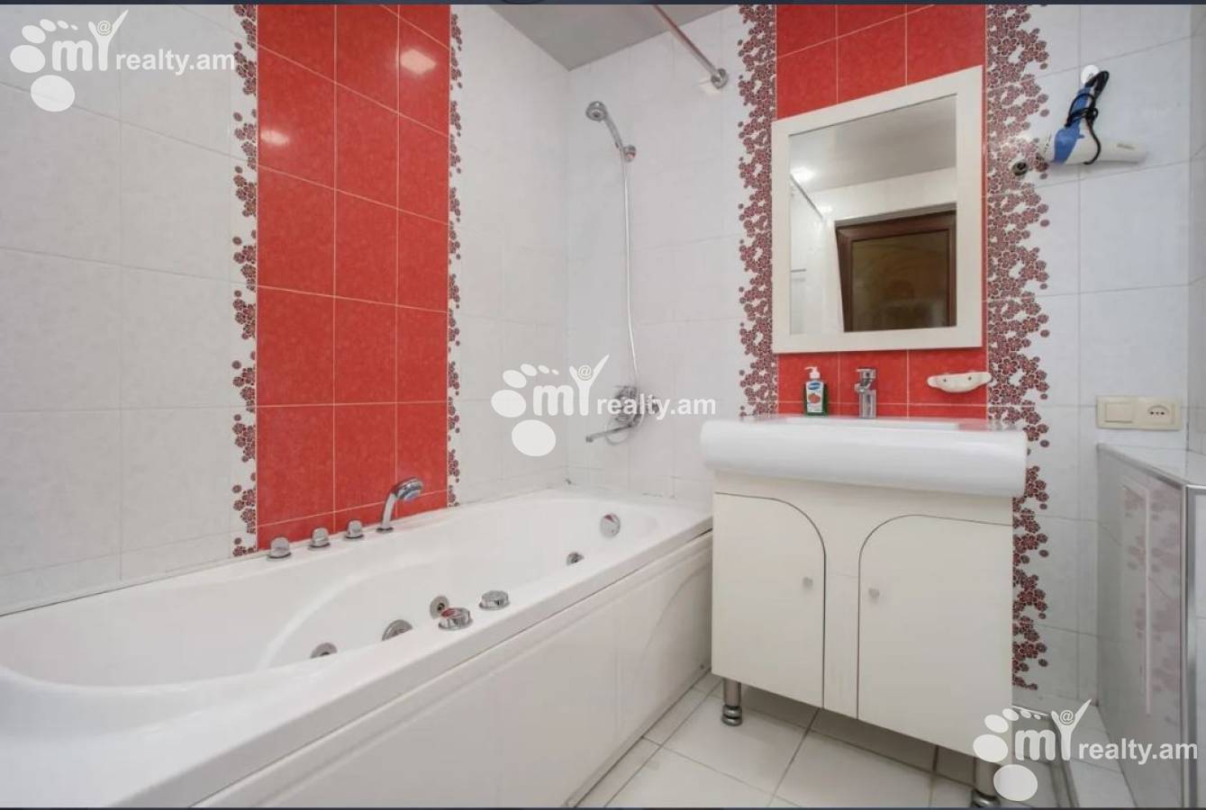 3 bedroom apartment for sale Sayat-Nova Ave, Center Yerevan, 146943