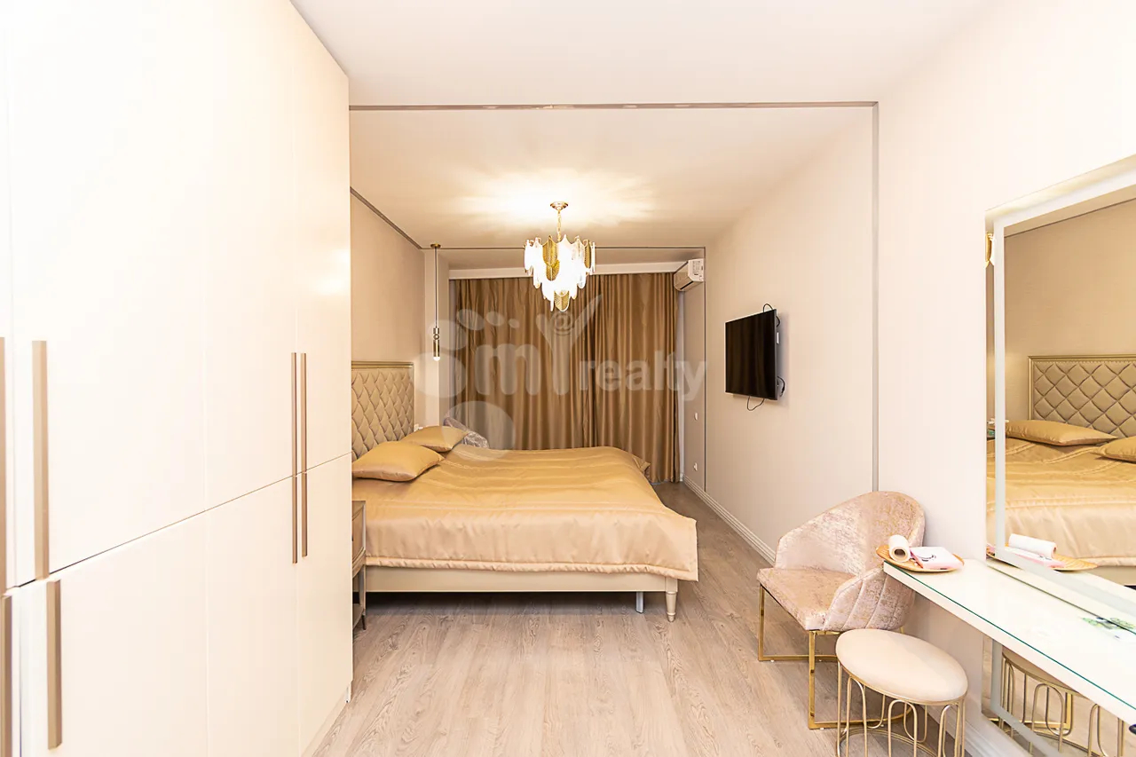 5 bedroom apartment for sale Tsitsernakaberd Highway, Center Yerevan, 161498