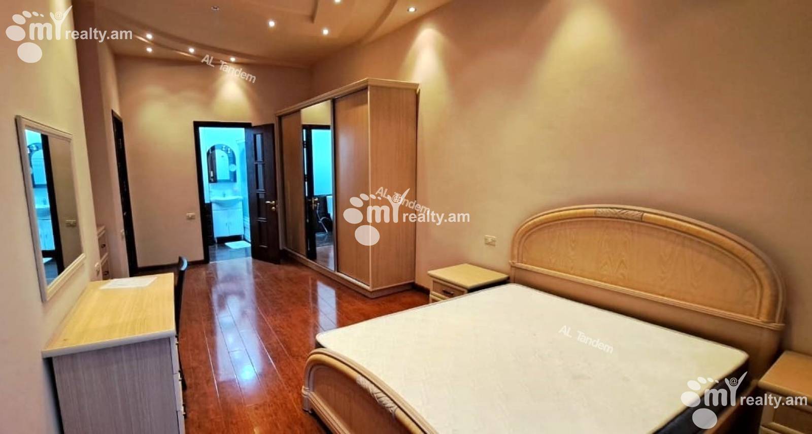 4 bedroom apartment for sale Dzorap St, Center Yerevan, 154386