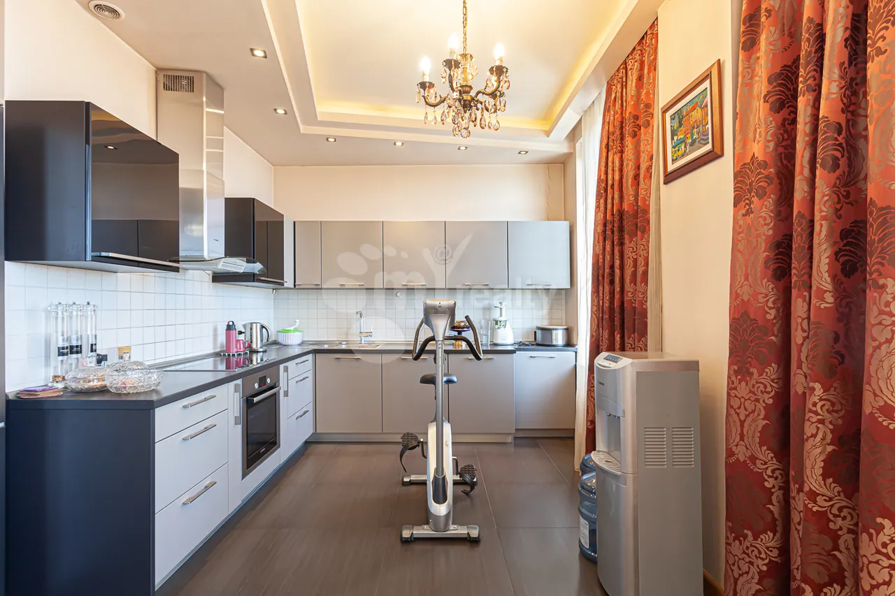 4 bedroom apartment for sale D. Demirchyan St, Center Yerevan, 161809