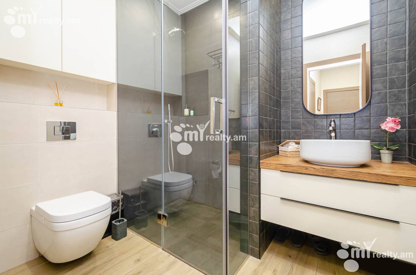 4 bedroom apartment for sale خیابان آرگیشتی, مرکز شهر ایروان, 143934