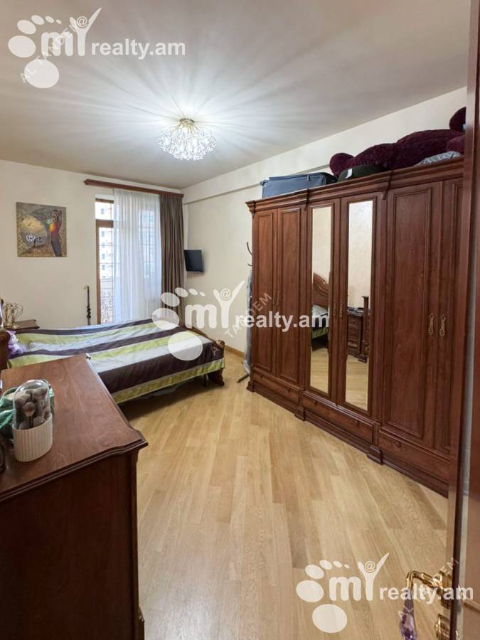 3 սենյականոց բնակարան  Սարյան փող, Կենտրոն Երևան, 127177