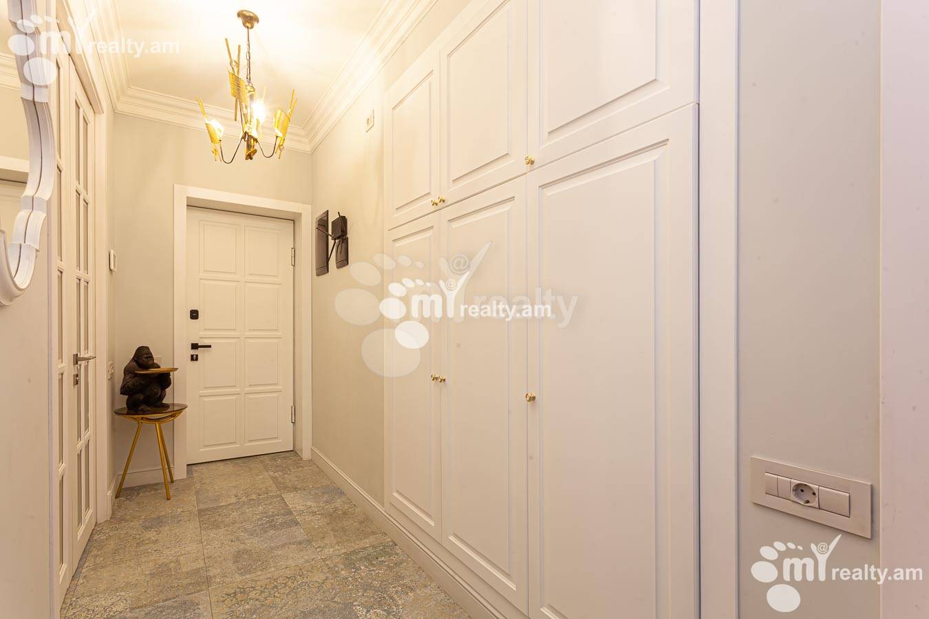 3 սենյականոց բնակարան վարձով Սարյան փող, Կենտրոն Երևան, 155319