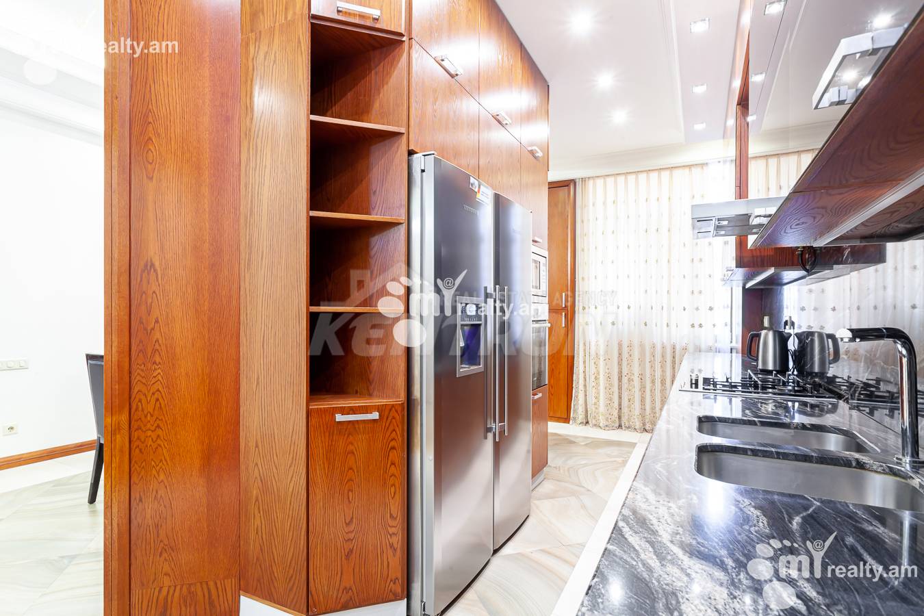 3 bedroom apartment for rent Yekmalyan St, Center Yerevan, 154625