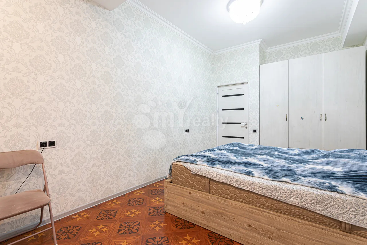 4 bedroom apartment for sale Arghutyan St, Arabkir Yerevan, 158200