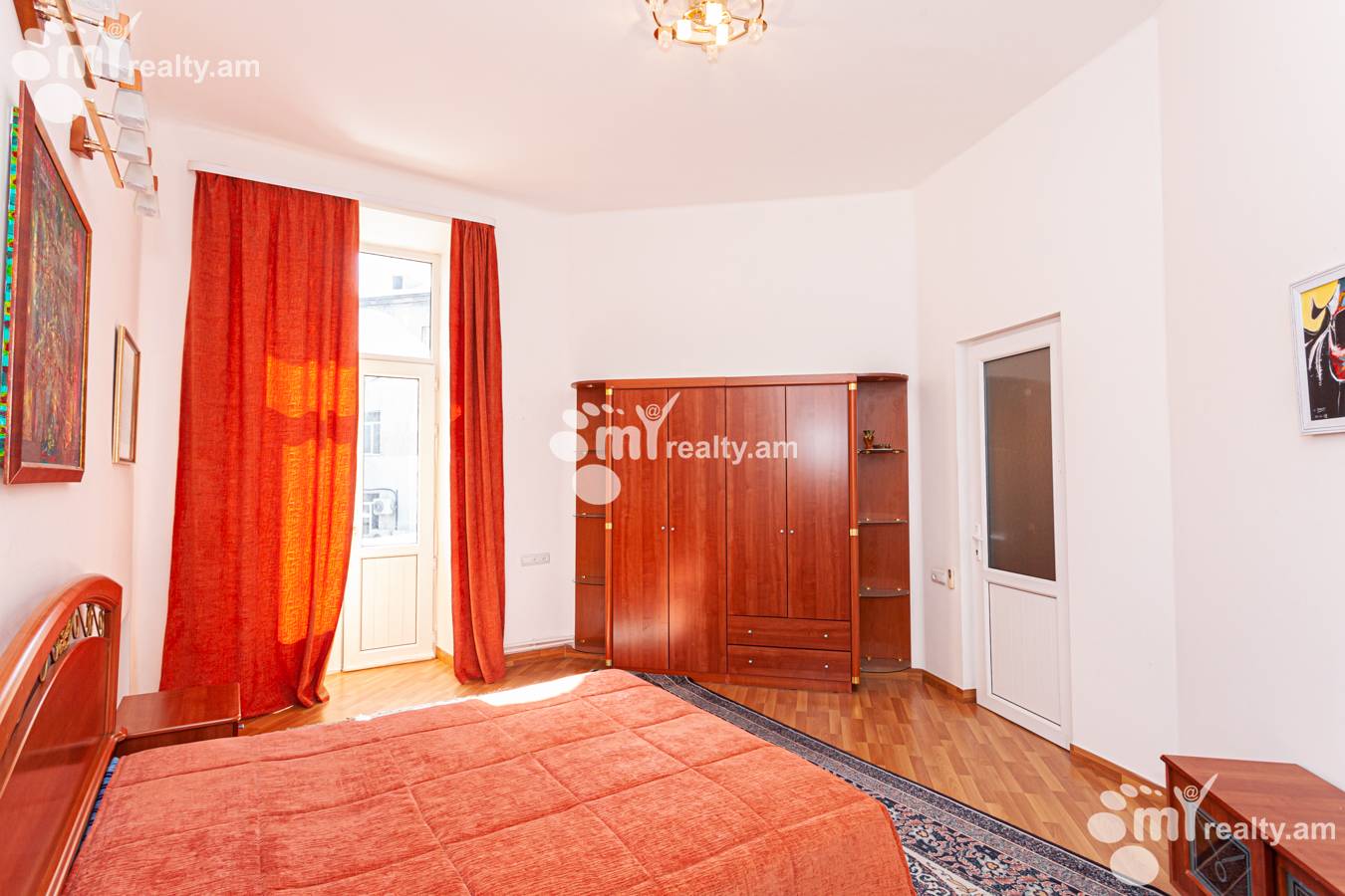 3 սենյականոց բնակարան  Աբովյան փող, Կենտրոն Երևան, 147138