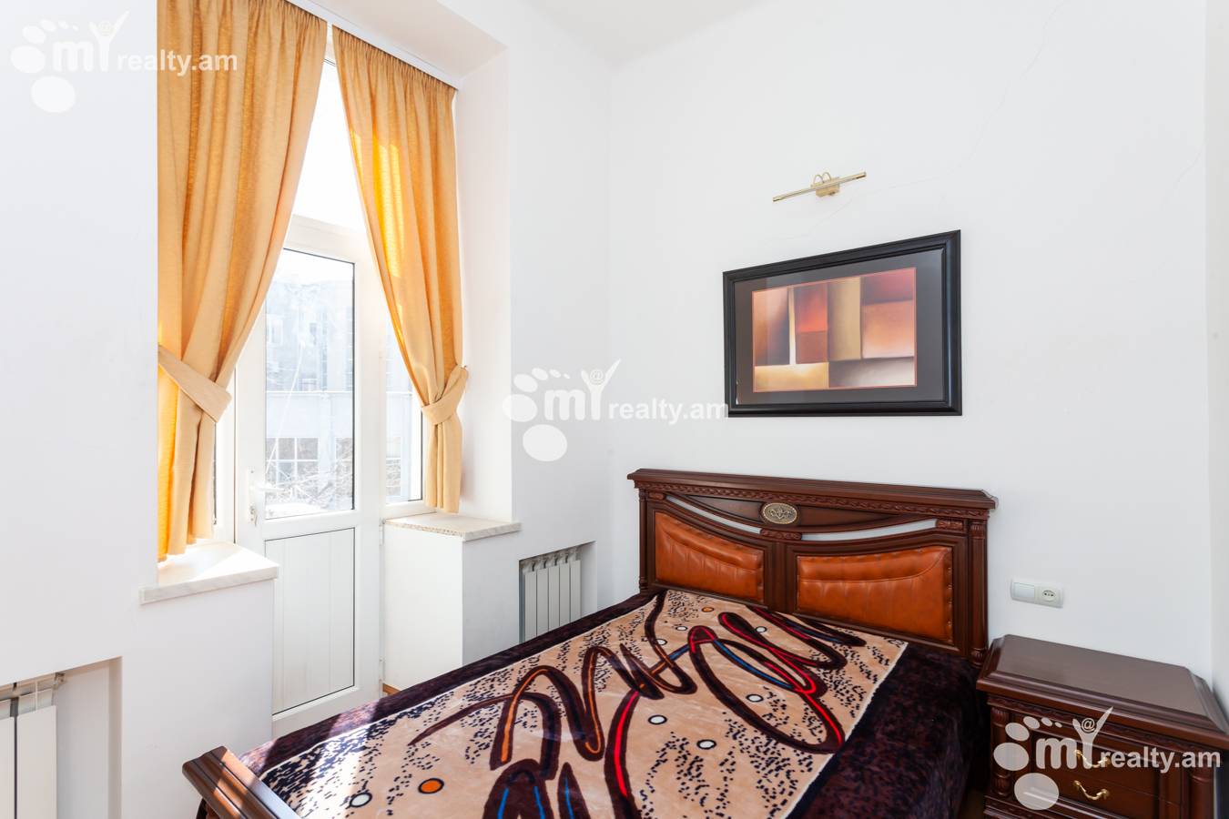 3 սենյականոց բնակարան  Աբովյան փող, Կենտրոն Երևան, 147138