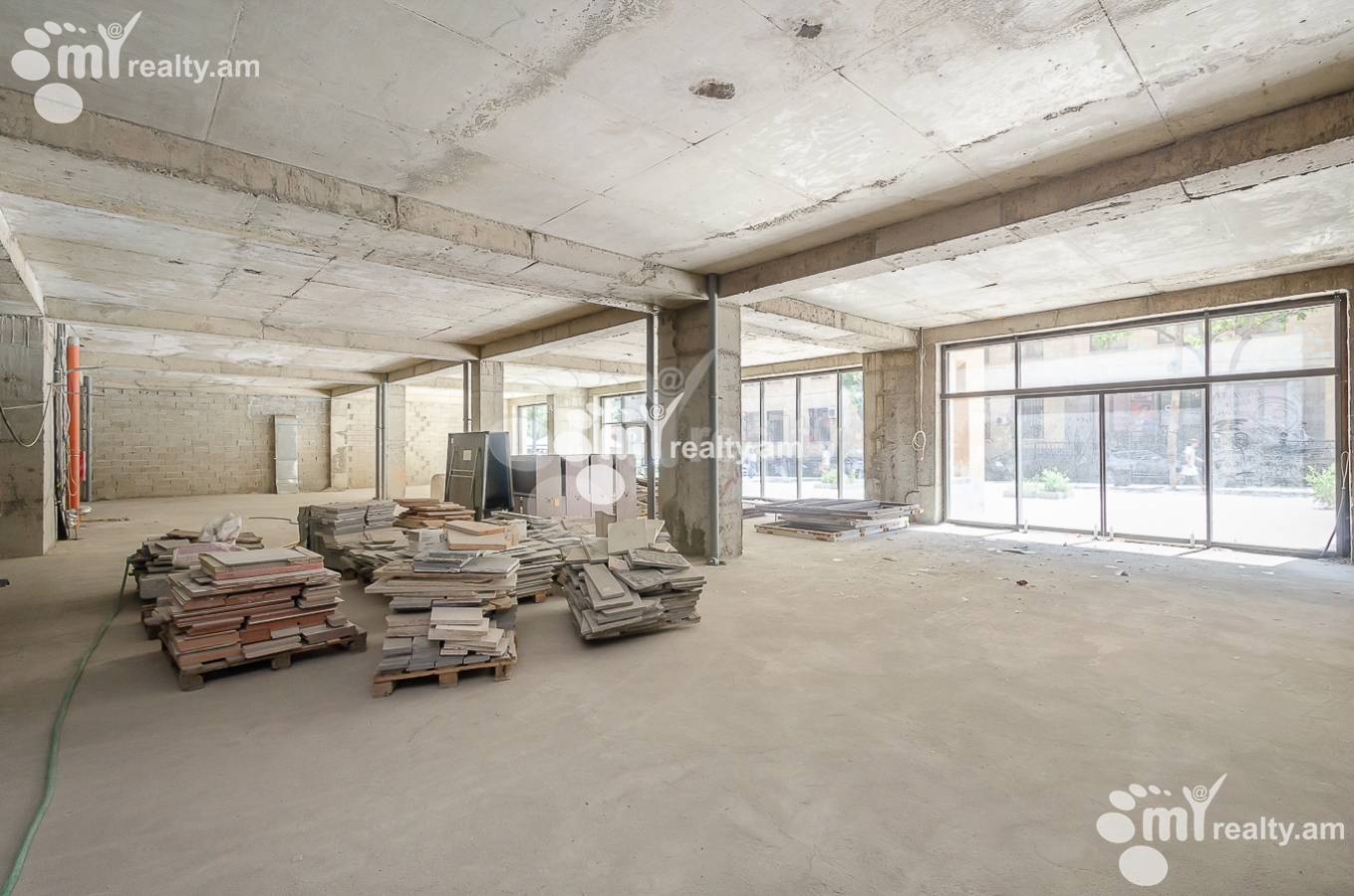 Commercial for rent خیابان آرام, مرکز شهر ایروان, 154473