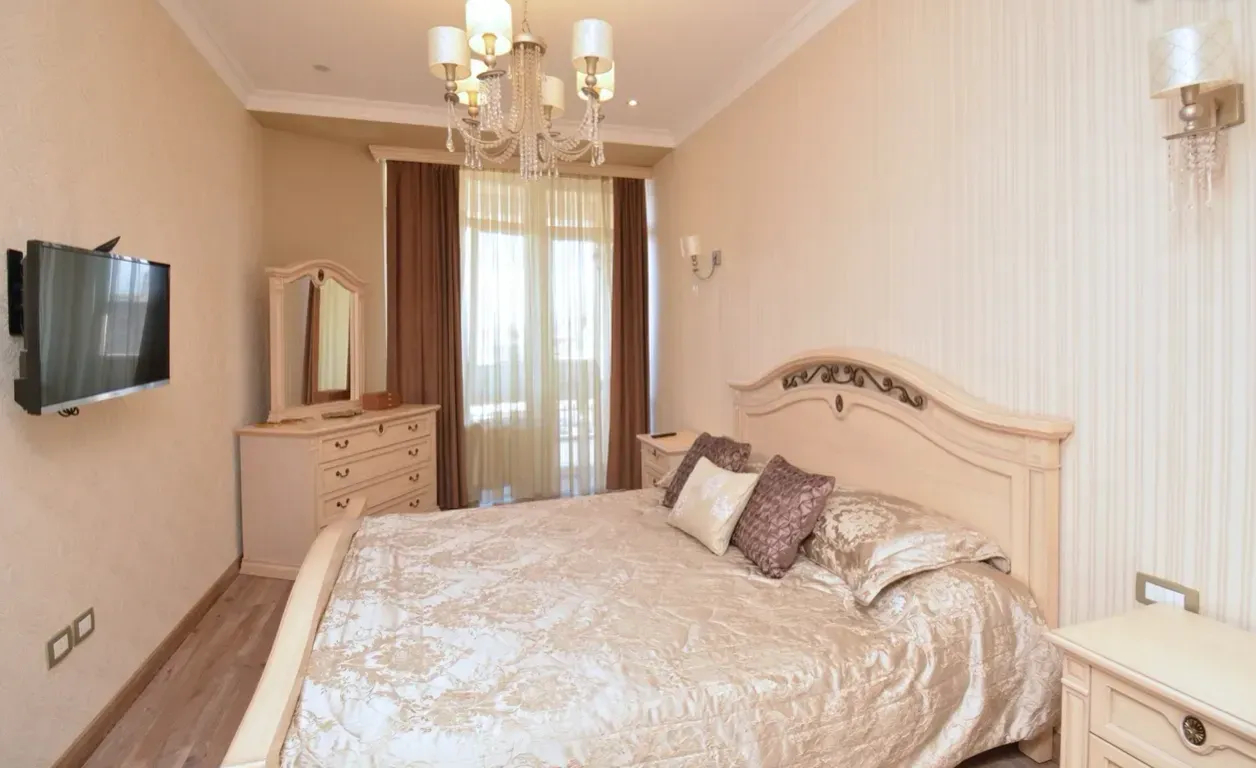 3 bedroom apartment for rent Tamanyan St, Center Yerevan, 161969