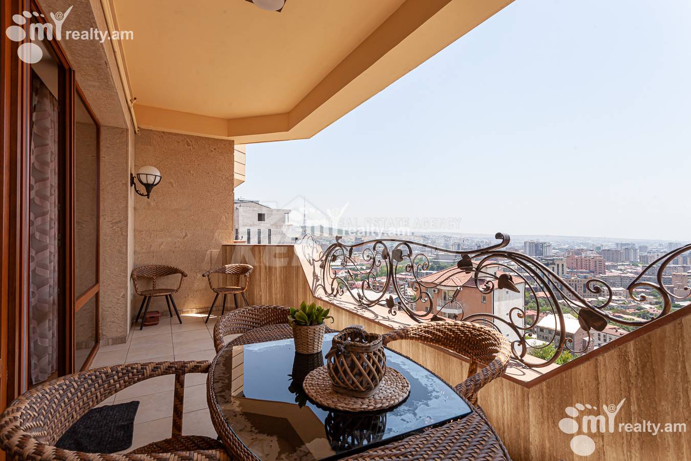 4 bedroom apartment for sale Antarayin St, Center Yerevan, 156021