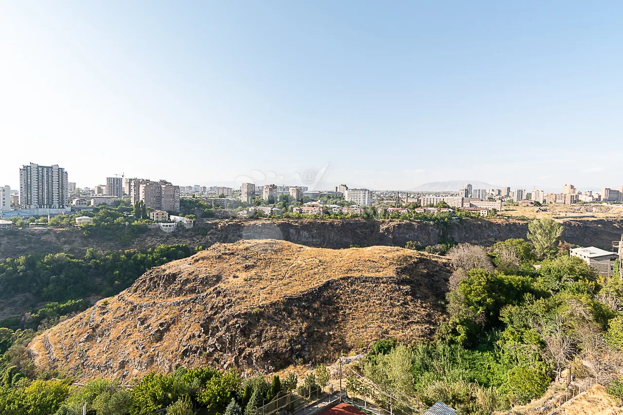 4 bedroom apartment for rent Keri St, Arabkir Yerevan, 161713